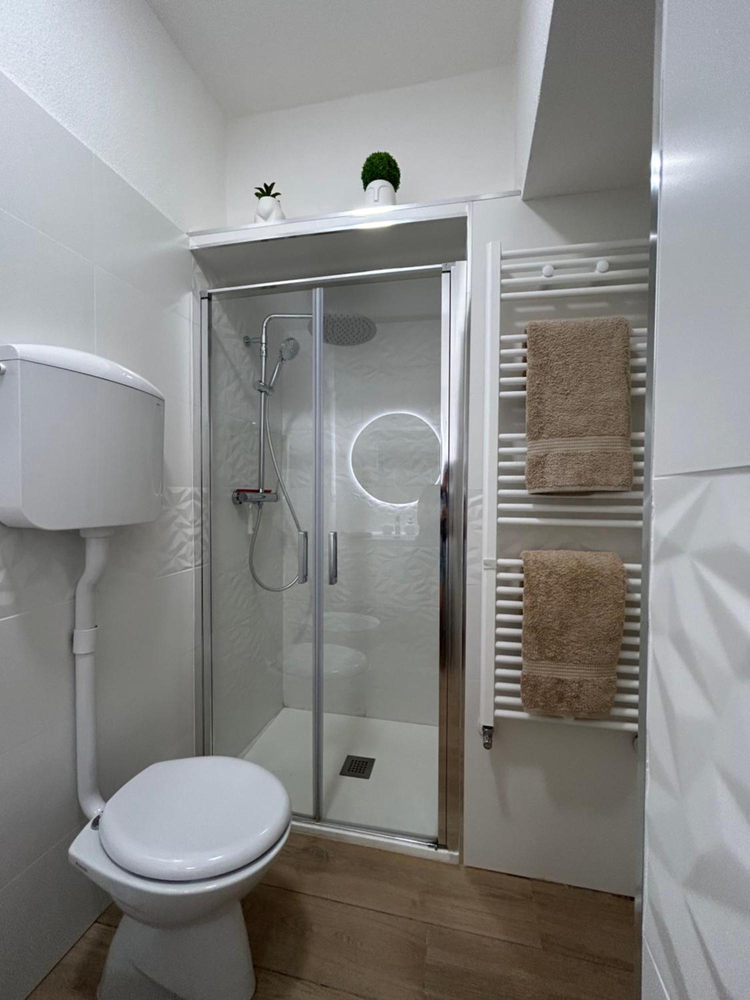 Germignaga V&C Home Rental Specialist Appartamenti Fronte Lago Maggiore מראה חיצוני תמונה